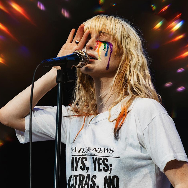Hayley Williams Daily News Gays Yes Contras No T-Shirt
