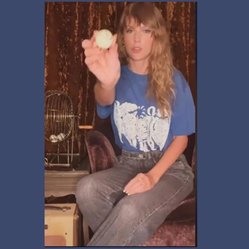 Taylor Swift Heads And Tails Vintage Linda Lori Cat TShirt